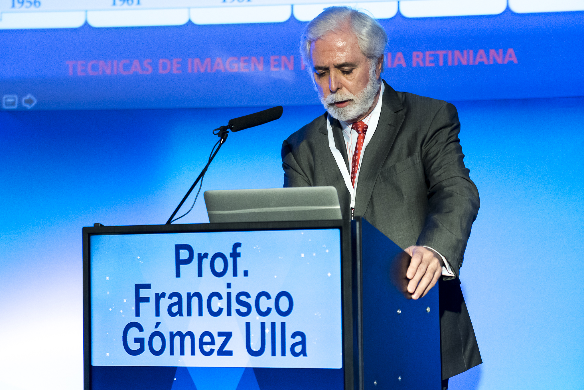 El doctor Francisco Gómez-Ulla, referente internacional en el diagnóstico por imagen mediante OCTA